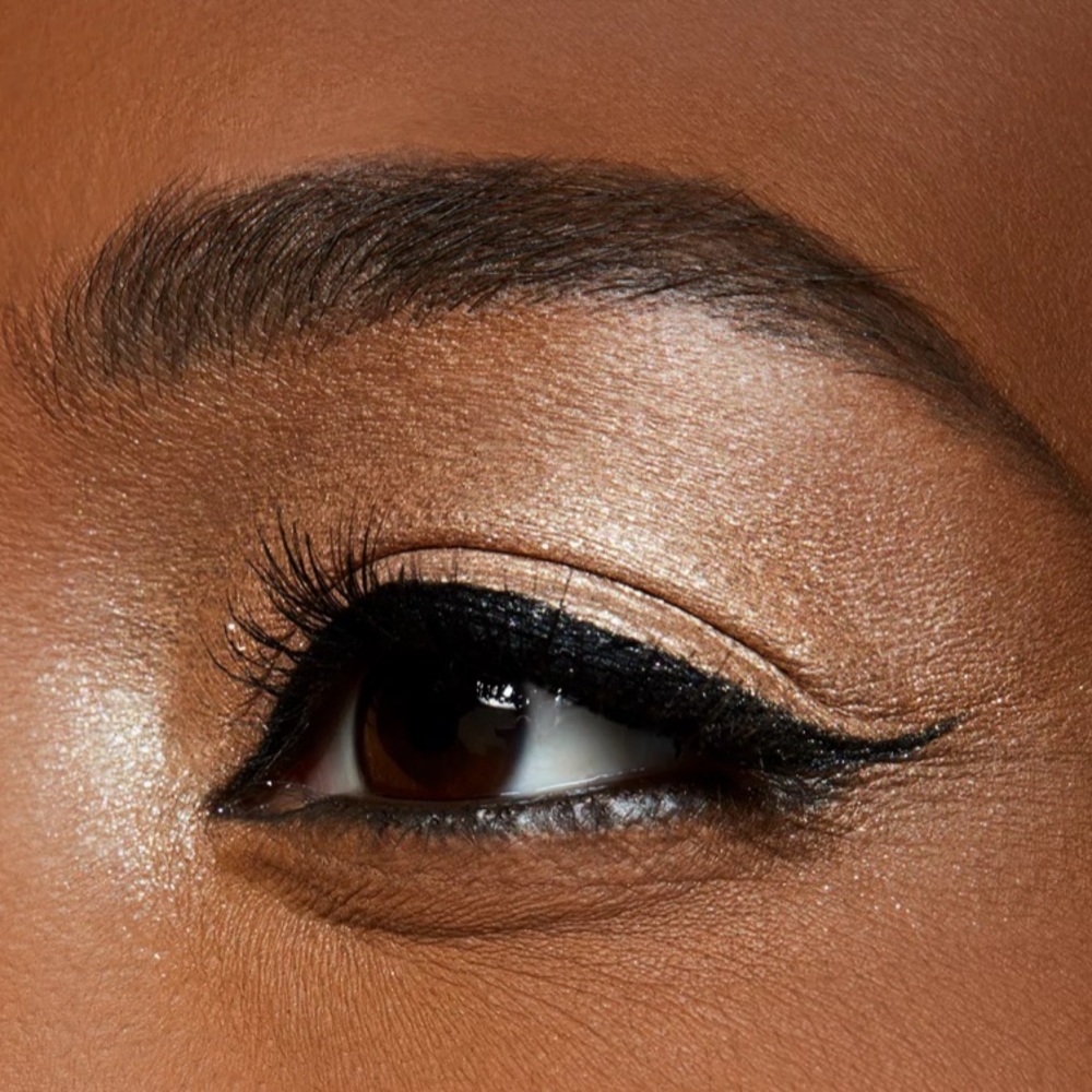 MAC Dazzleshadow Eyeshadow Oh So Gilty - Picture 16 of 17